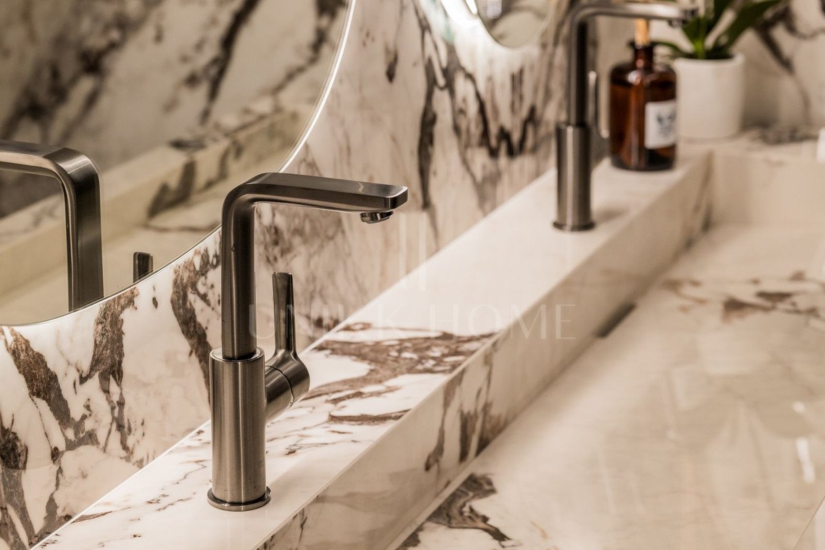 Apartamento en venta en Los Monteros, Marbella Este