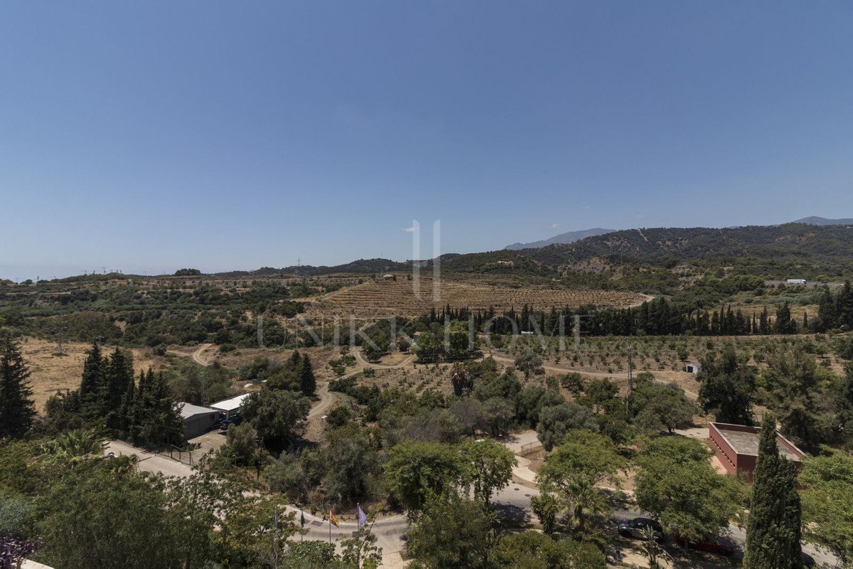 Apartamento en venta en Benahavis