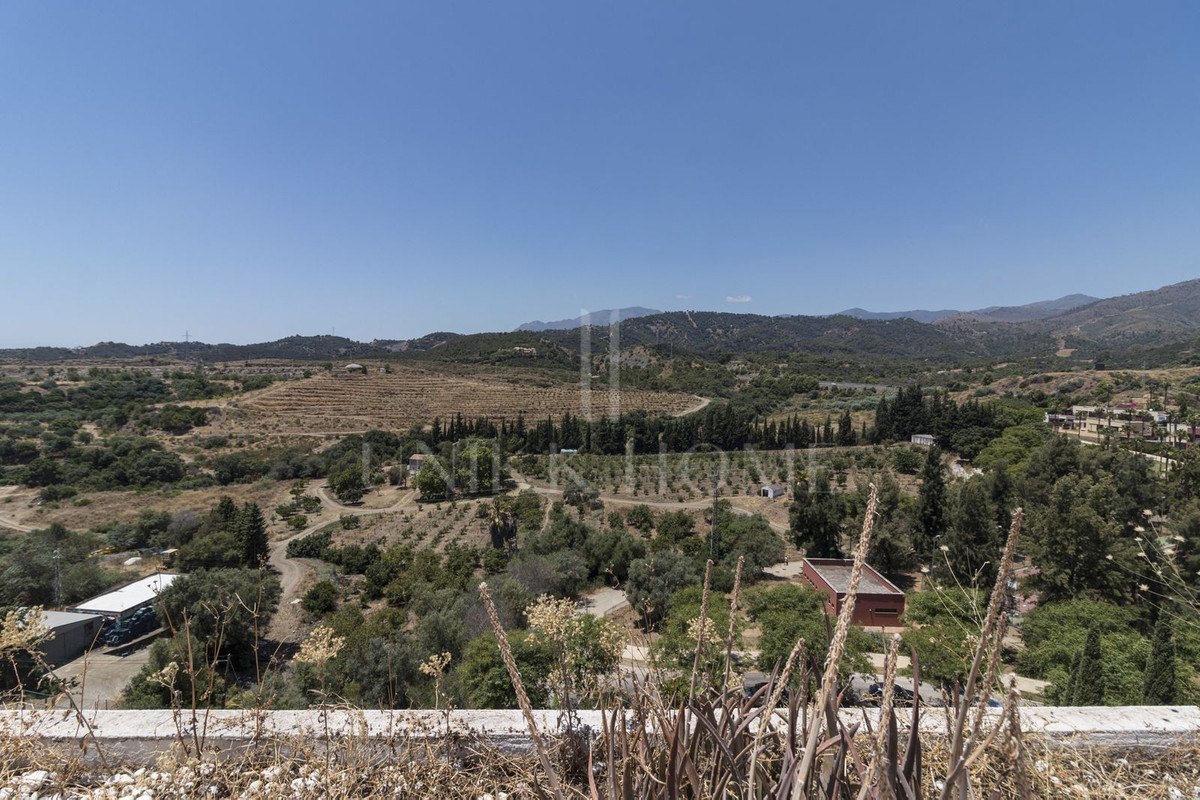 Apartamento en venta en Benahavis