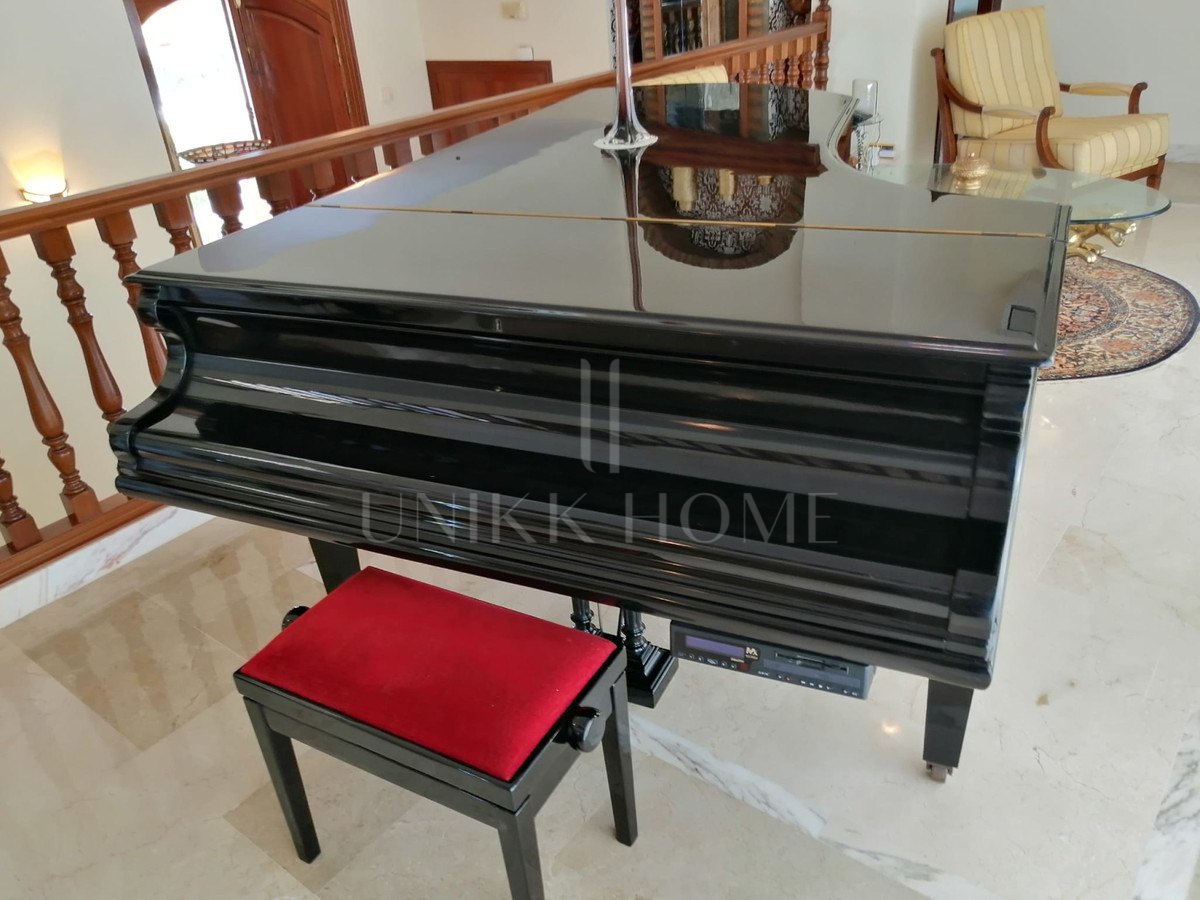 Villa en venta en Benalmadena