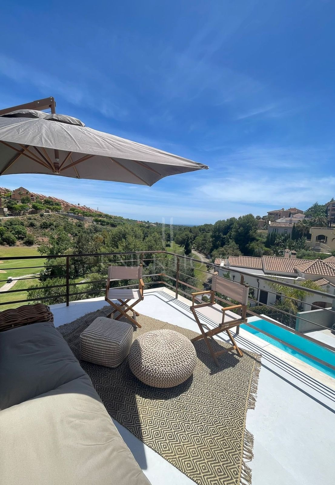 Villa en venta en Elviria, Marbella Este