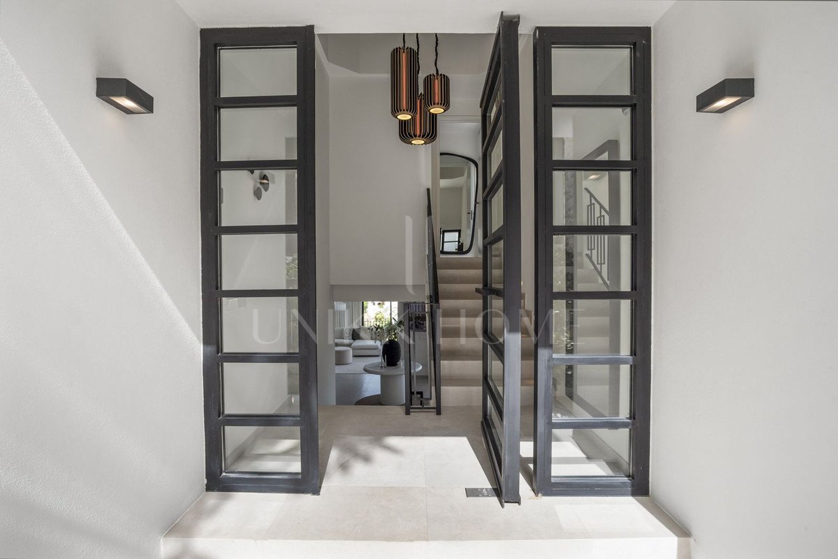 Villa en venta en La Cerquilla, Nueva Andalucia