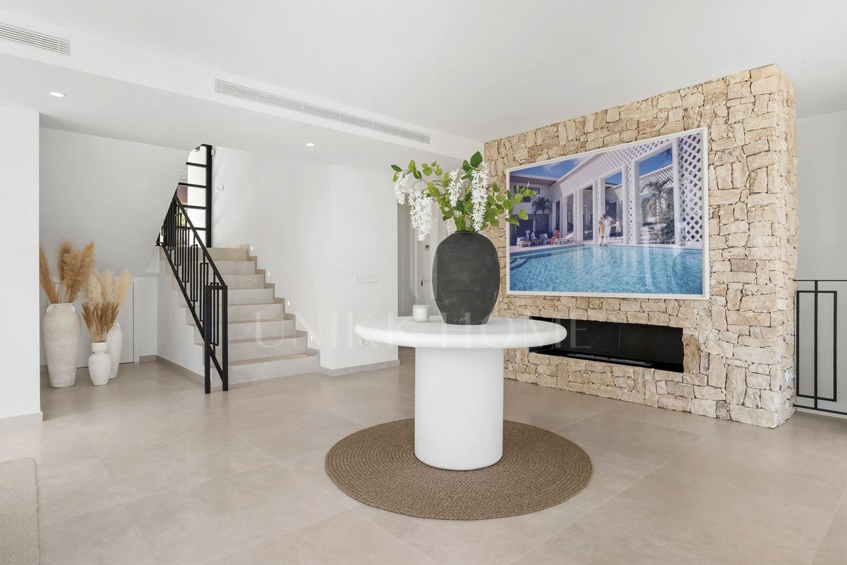 Villa en venta en La Cerquilla, Nueva Andalucia