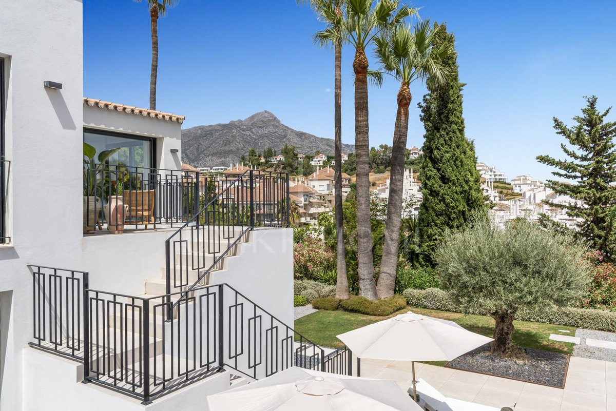 Villa en venta en La Cerquilla, Nueva Andalucia