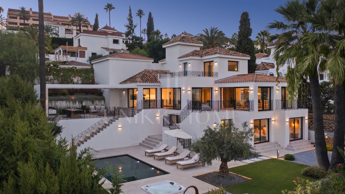 Villa en venta en La Cerquilla, Nueva Andalucia