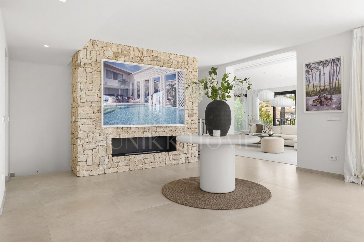 Villa en venta en La Cerquilla, Nueva Andalucia