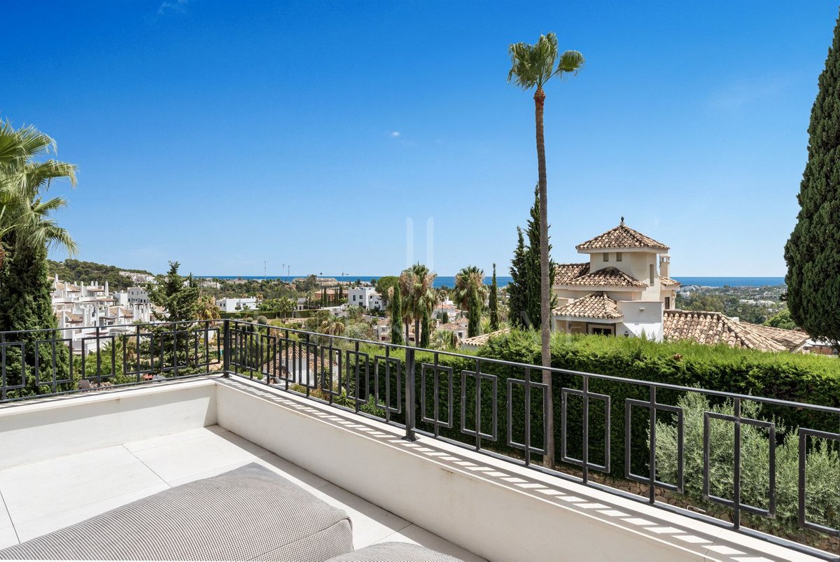 Villa en venta en La Cerquilla, Nueva Andalucia