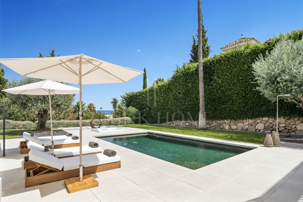 Villa en venta en La Cerquilla, Nueva Andalucia