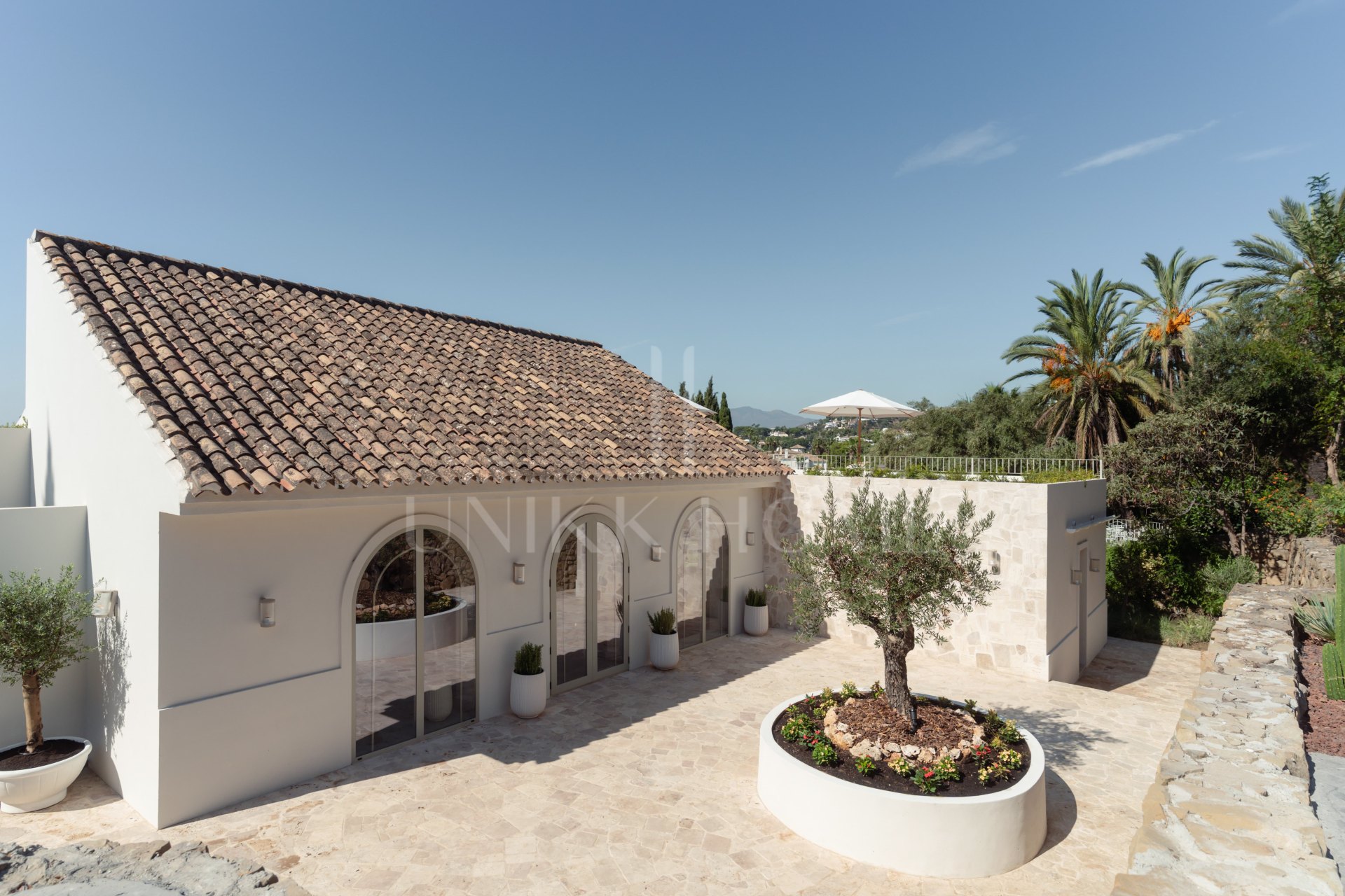 Villa en venta en Los Naranjos, Nueva Andalucia
