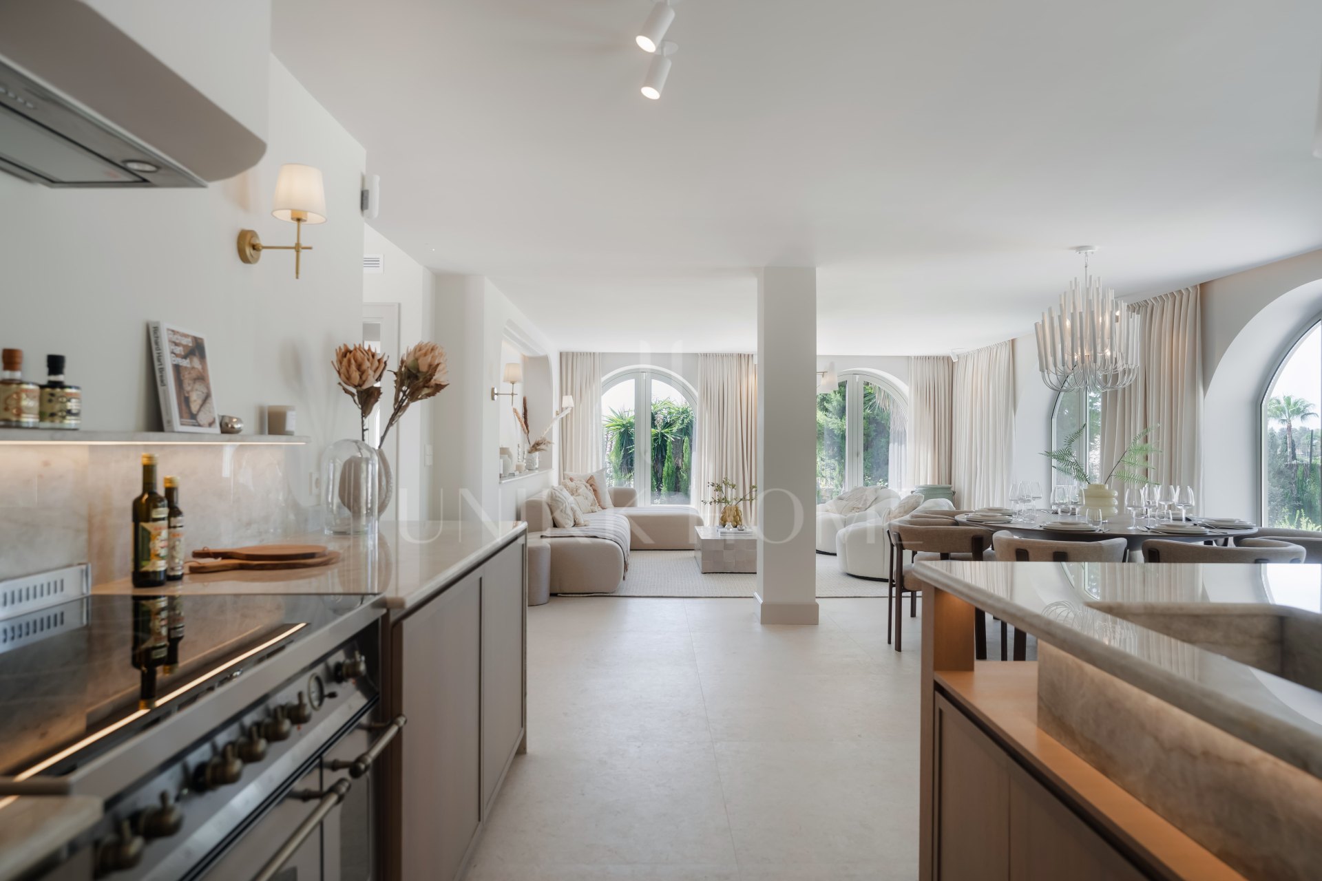 Villa en venta en Los Naranjos, Nueva Andalucia