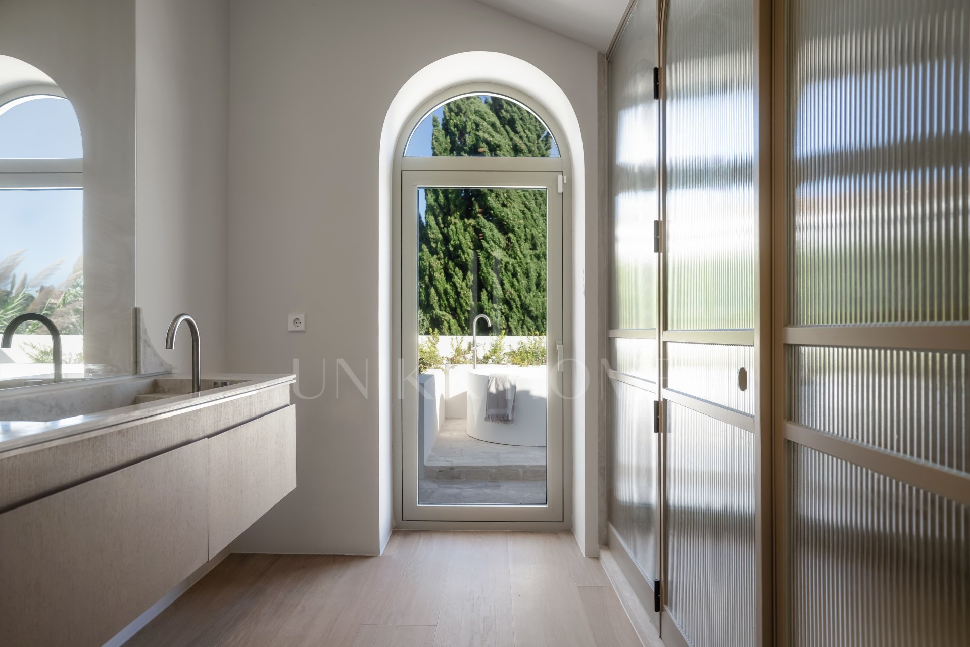 Villa en venta en Los Naranjos, Nueva Andalucia