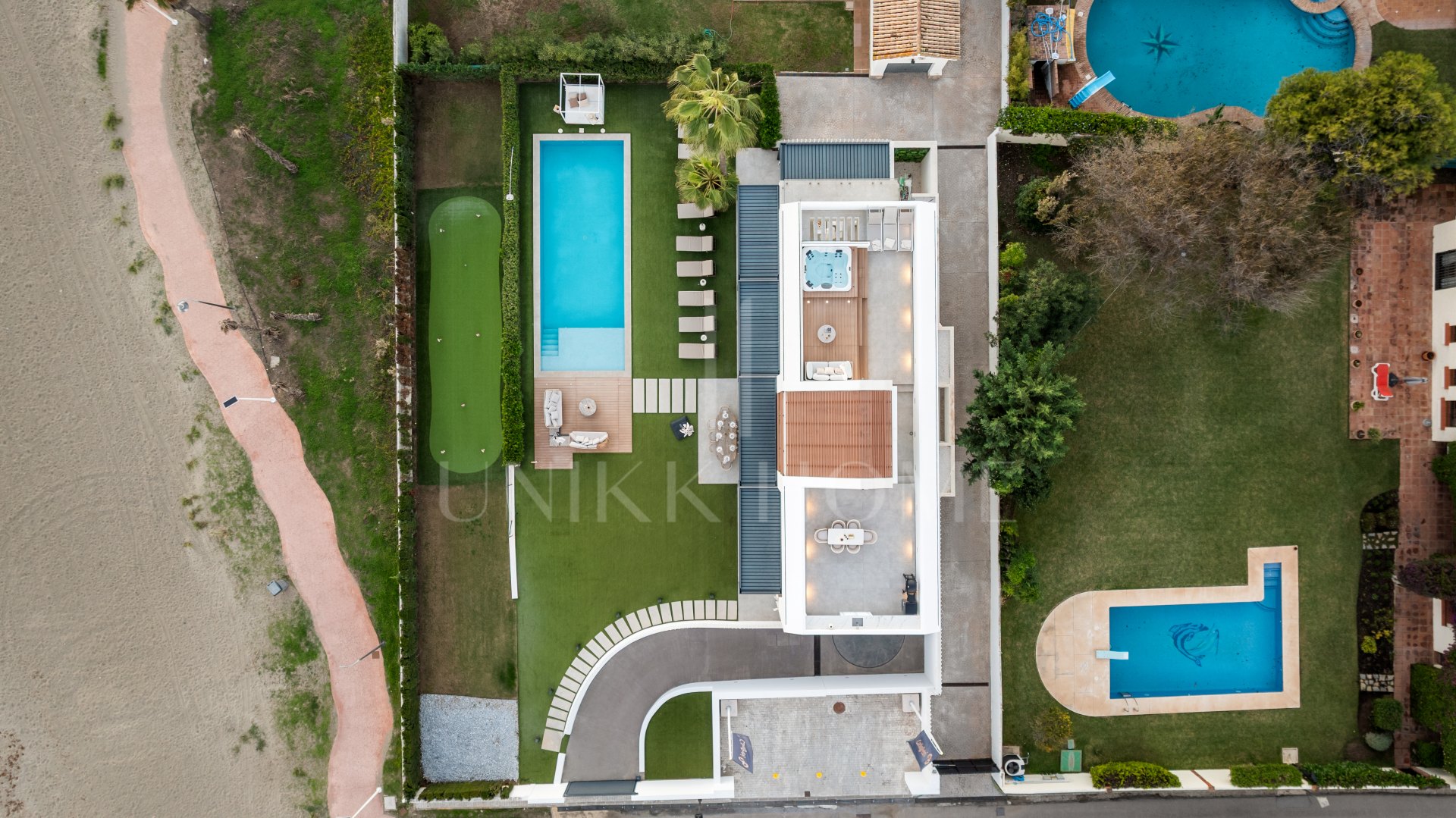 Villa en venta en New Golden Mile, Estepona Este