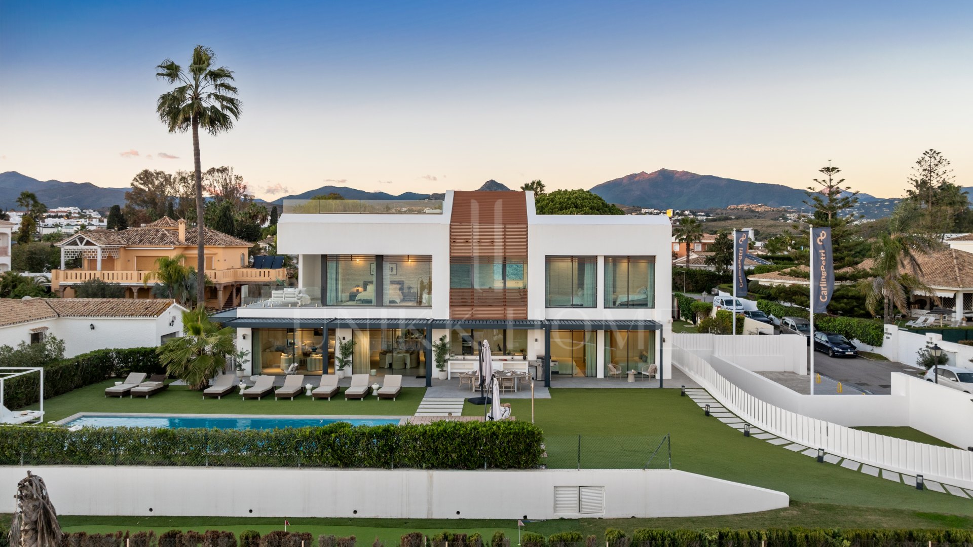 Villa en venta en New Golden Mile, Estepona Este