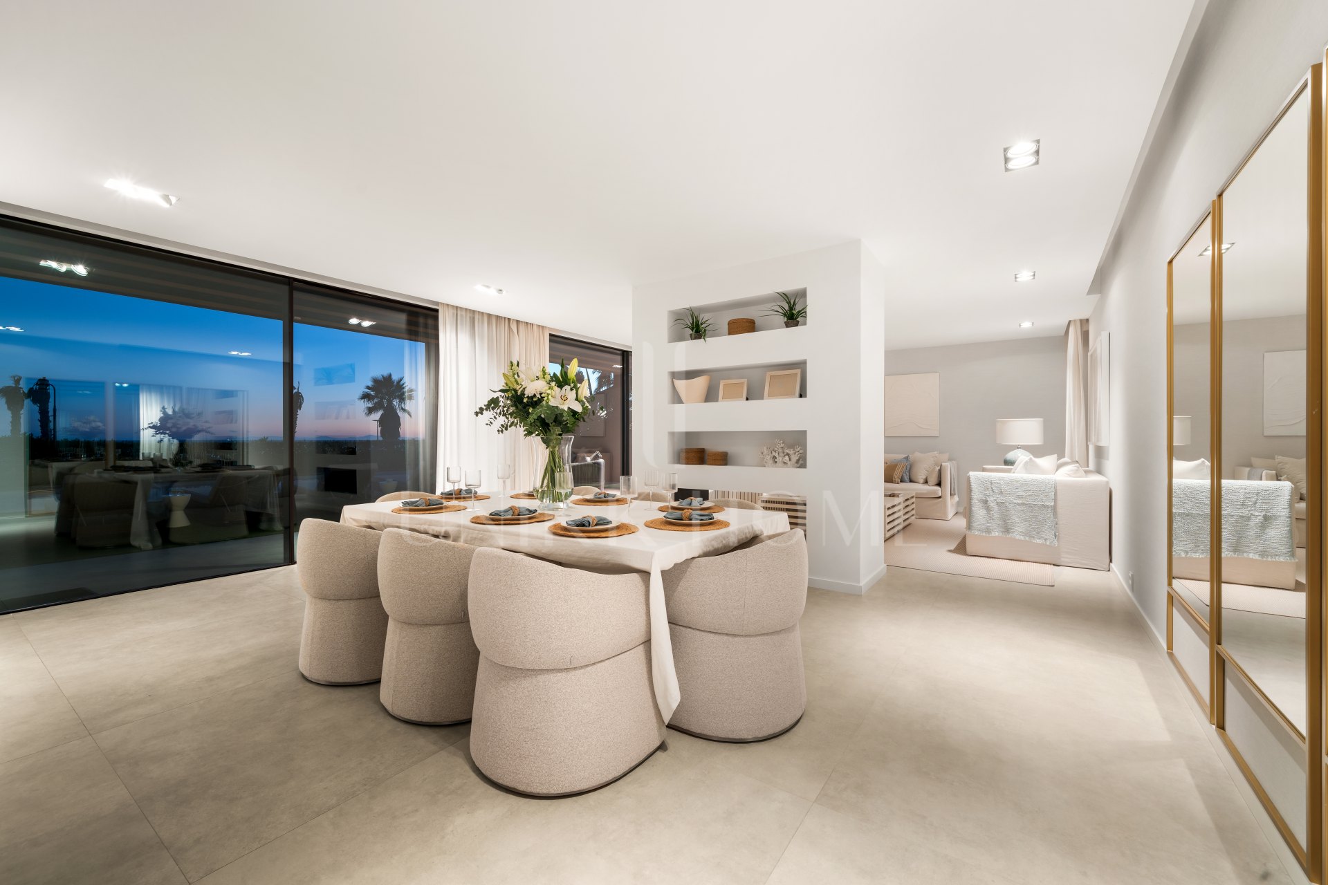 Villa en venta en New Golden Mile, Estepona Este
