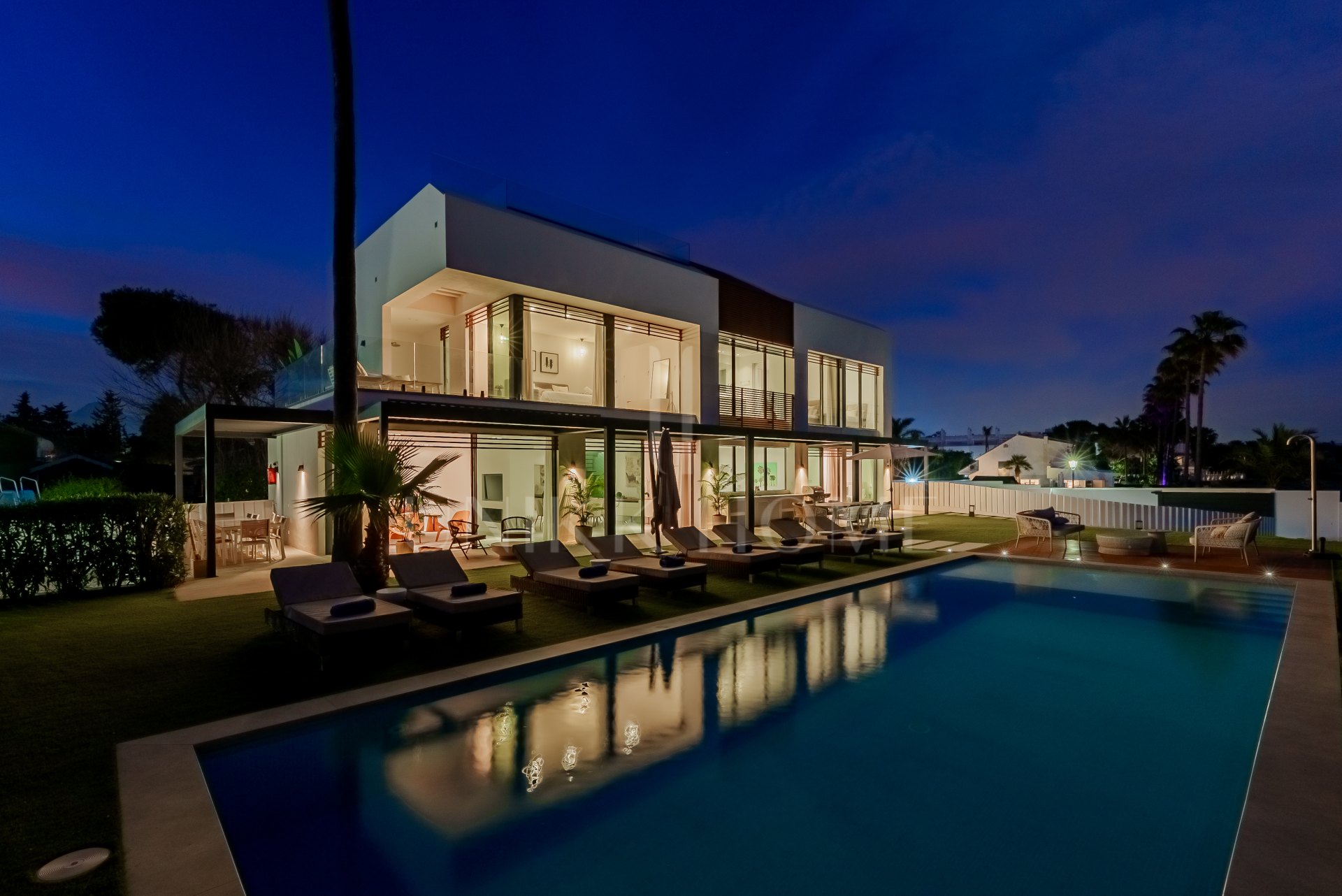 Villa en venta en New Golden Mile, Estepona Este