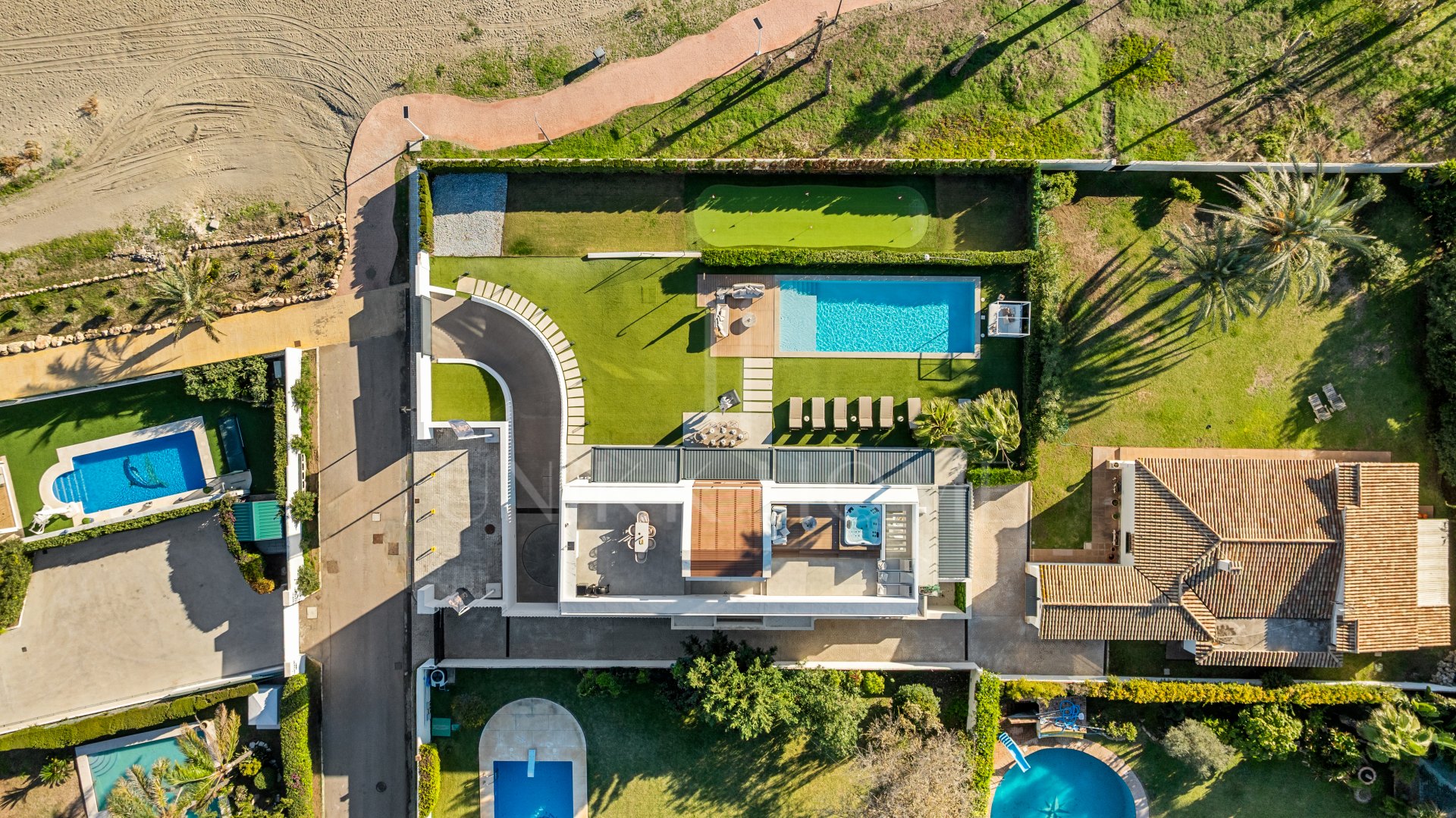 Villa en venta en New Golden Mile, Estepona Este