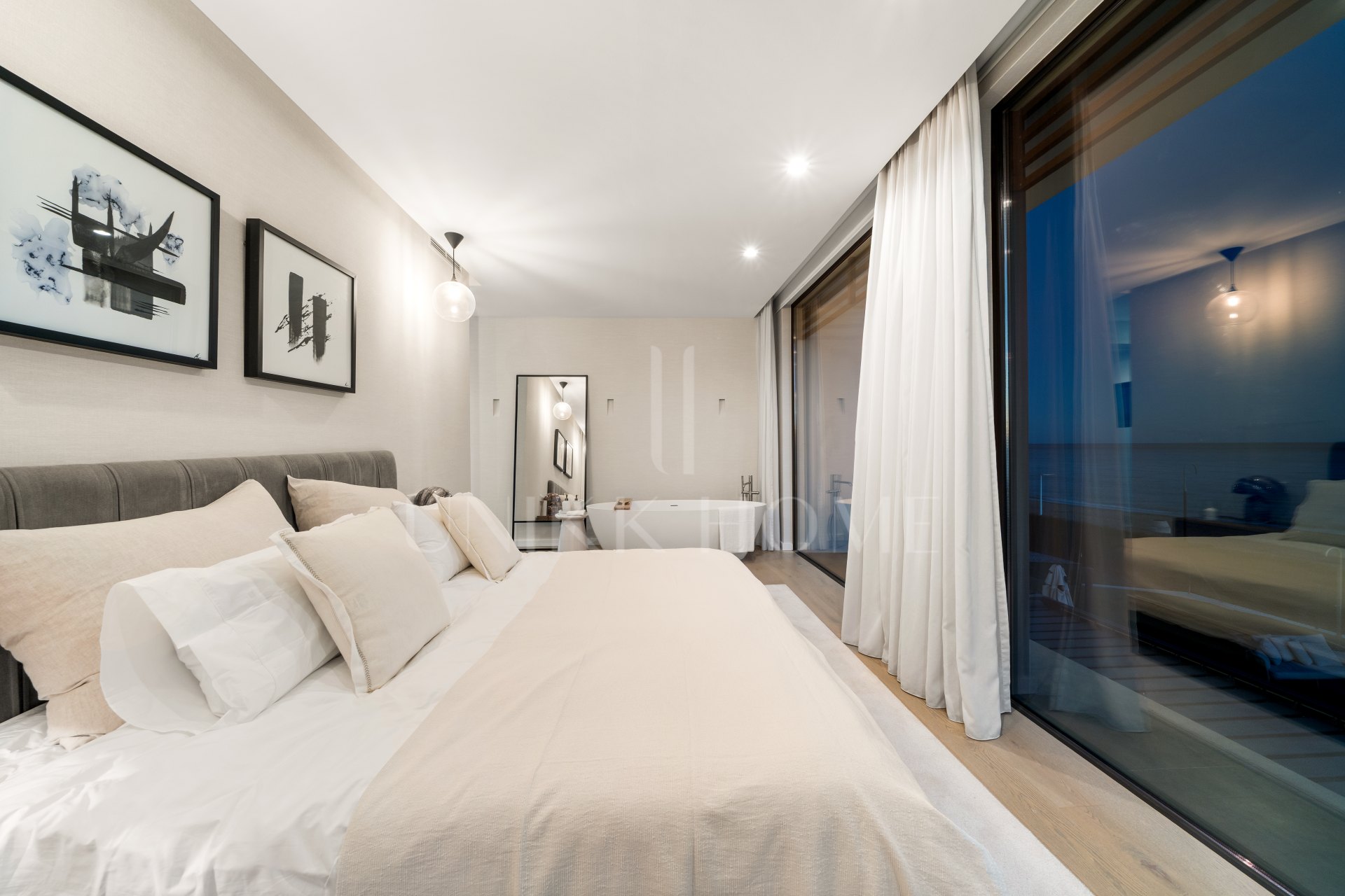 Villa en venta en New Golden Mile, Estepona Este