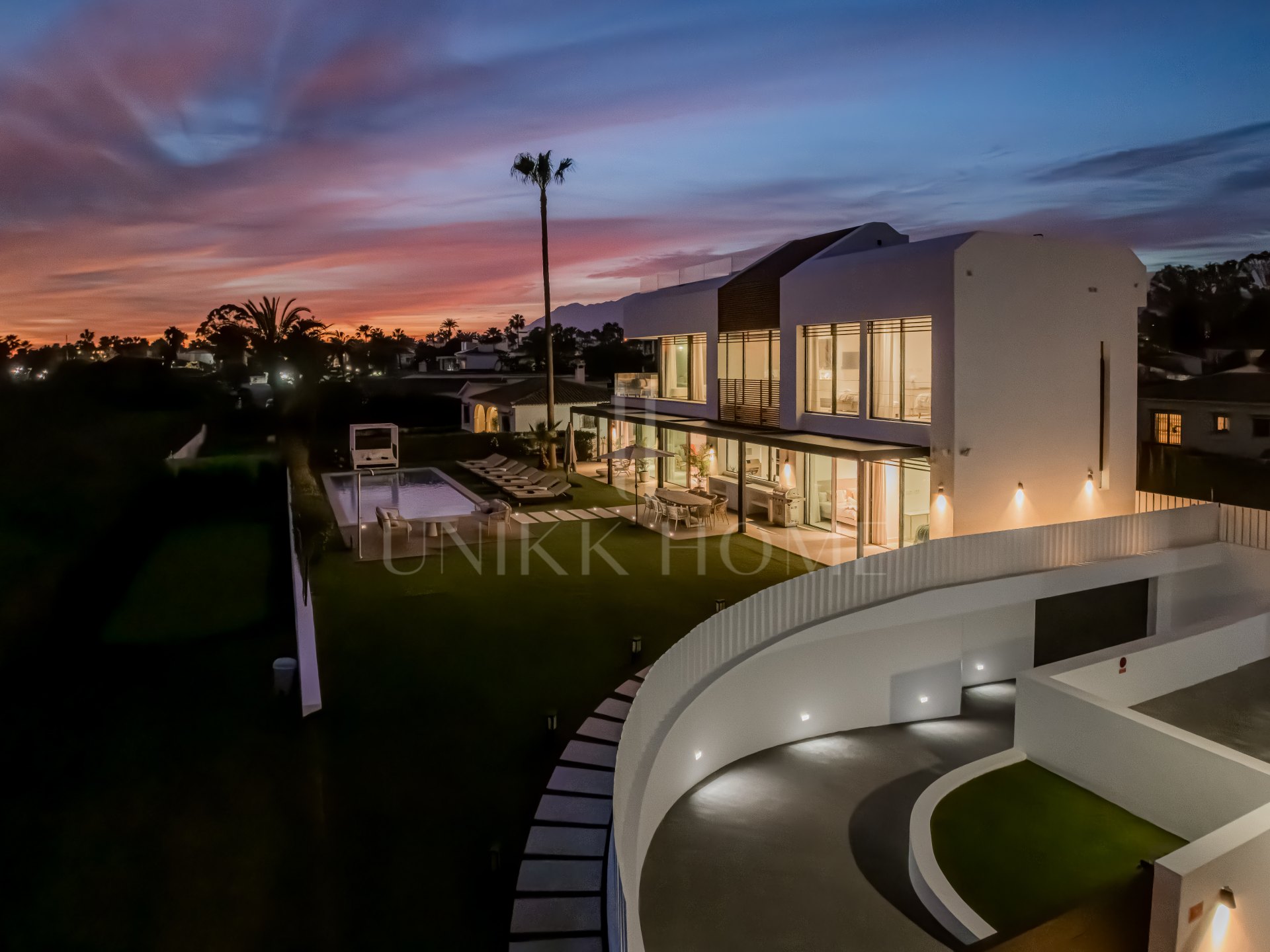 Villa en venta en New Golden Mile, Estepona Este