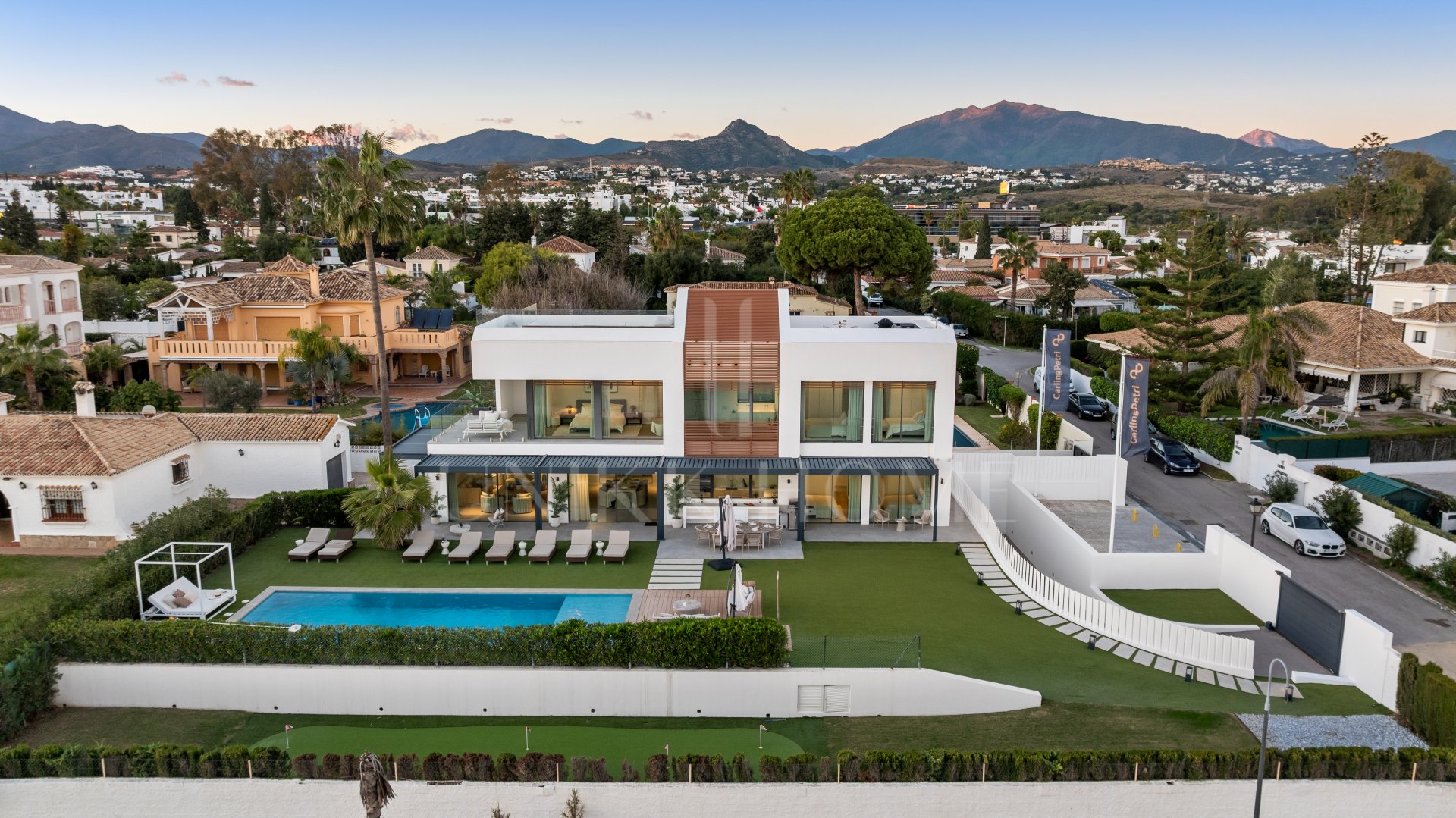 Villa en venta en New Golden Mile, Estepona Este