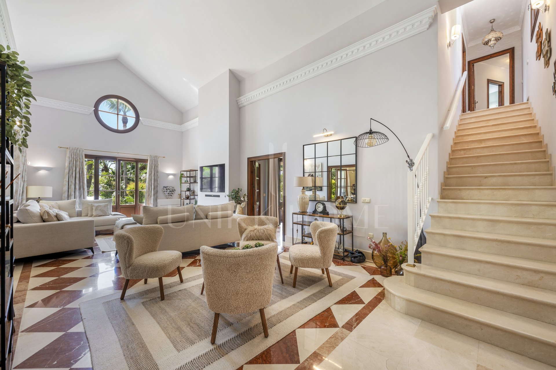 Villa en venta en La Resina Golf, Estepona Este