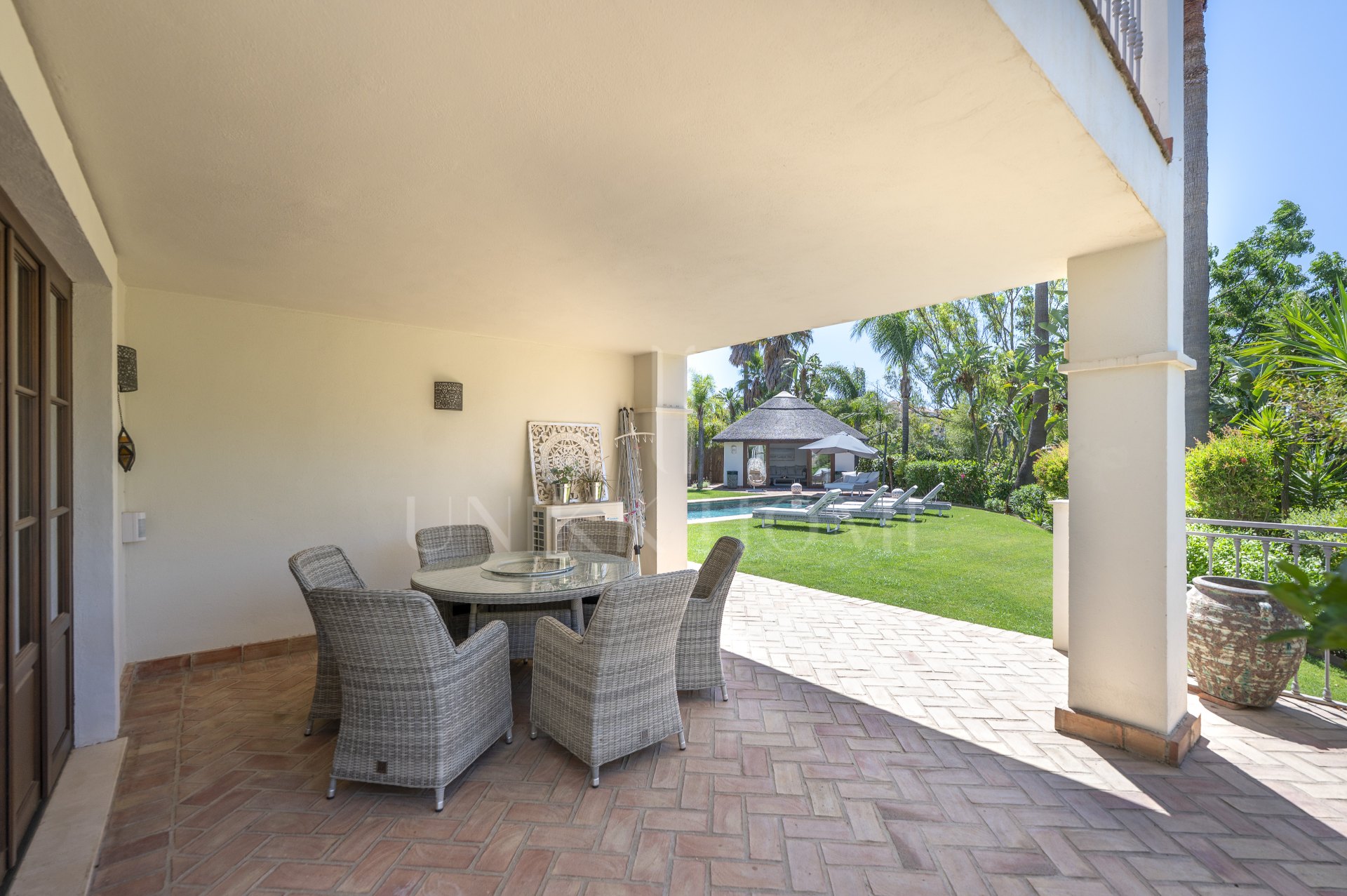 Villa en venta en La Resina Golf, Estepona Este