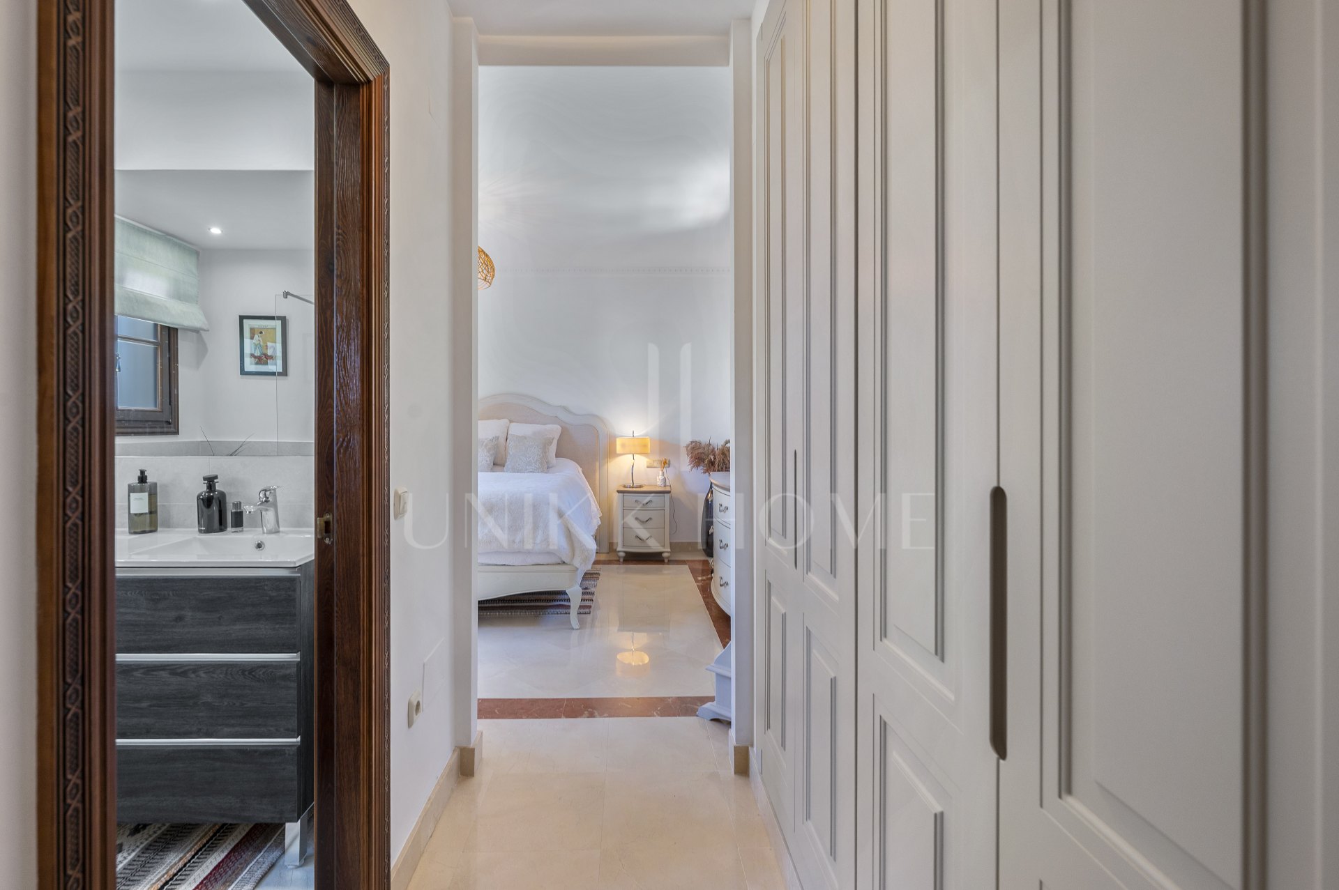 Villa en venta en La Resina Golf, Estepona Este