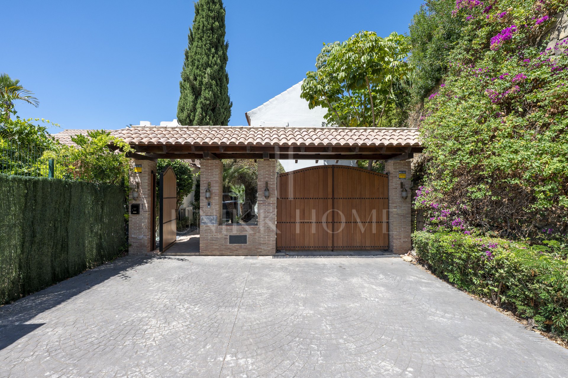 Villa en venta en La Resina Golf, Estepona Este