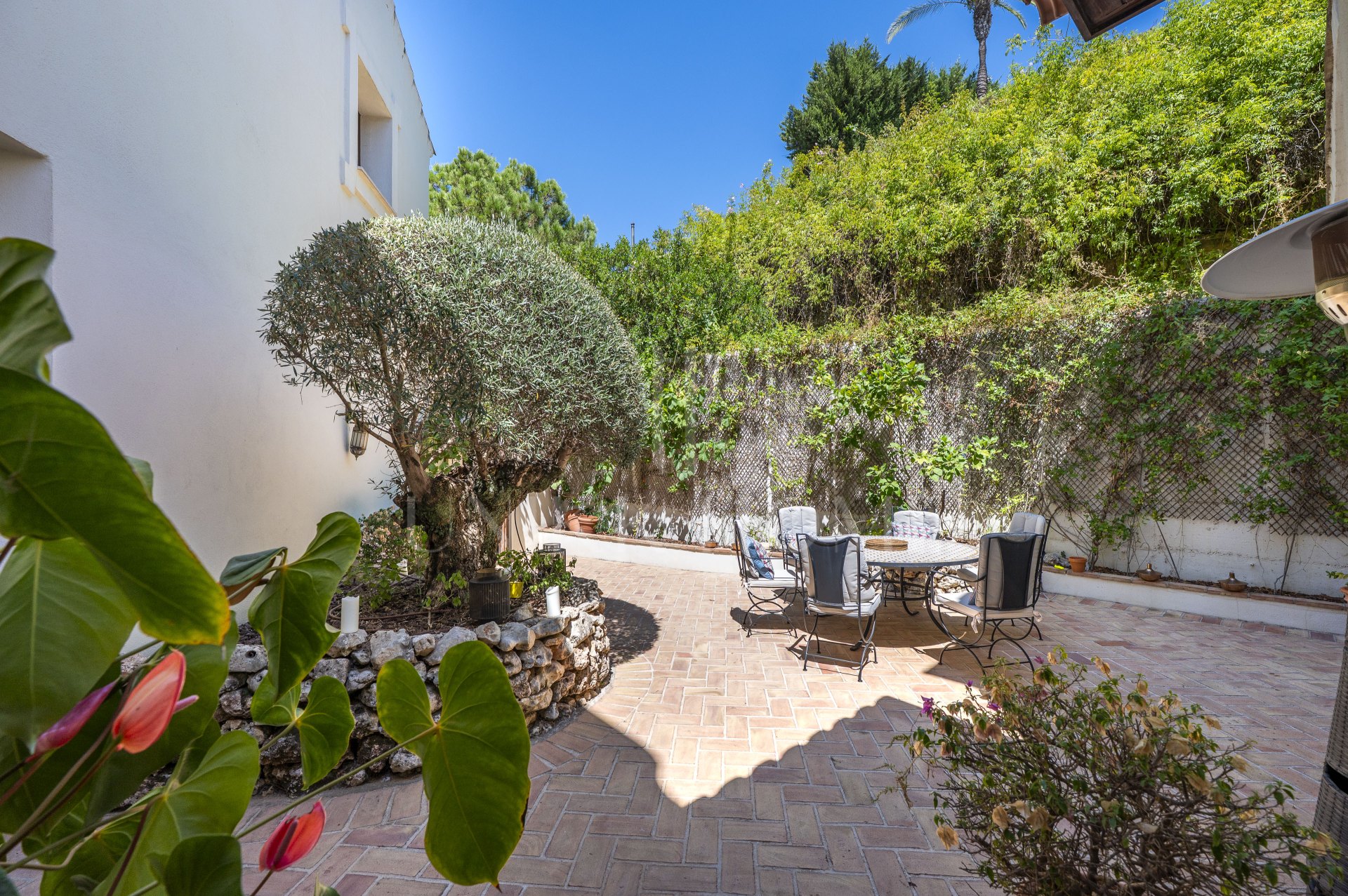 Villa en venta en La Resina Golf, Estepona Este