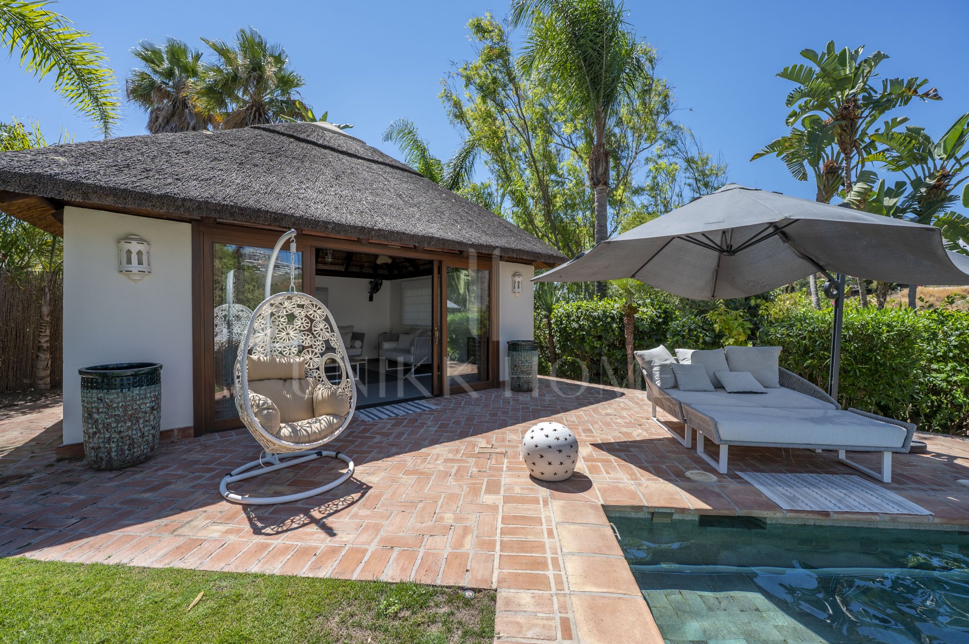 Villa en venta en La Resina Golf, Estepona Este