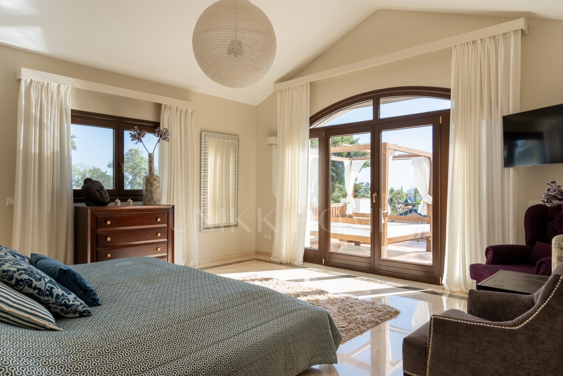 Villa en venta en El Rosario, Marbella Este