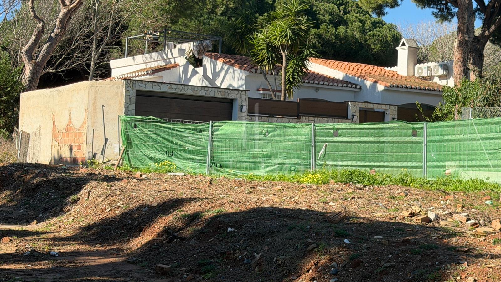 Plot for sale in Calahonda, Mijas Costa