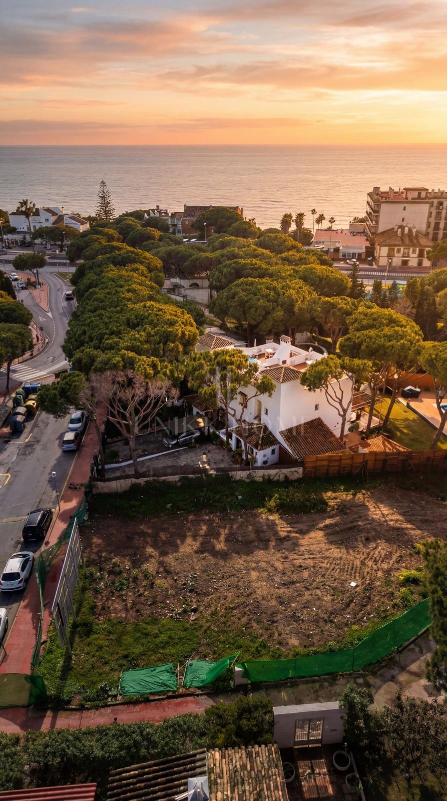 Plot for sale in Calahonda, Mijas Costa