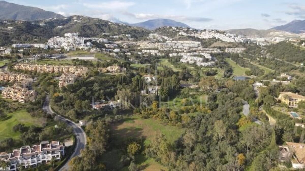 Plot for sale in Puerto del Almendro, Benahavis