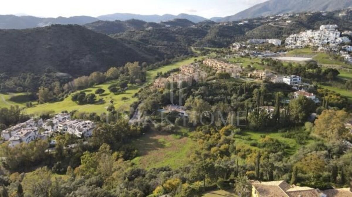 Plot for sale in Puerto del Almendro, Benahavis