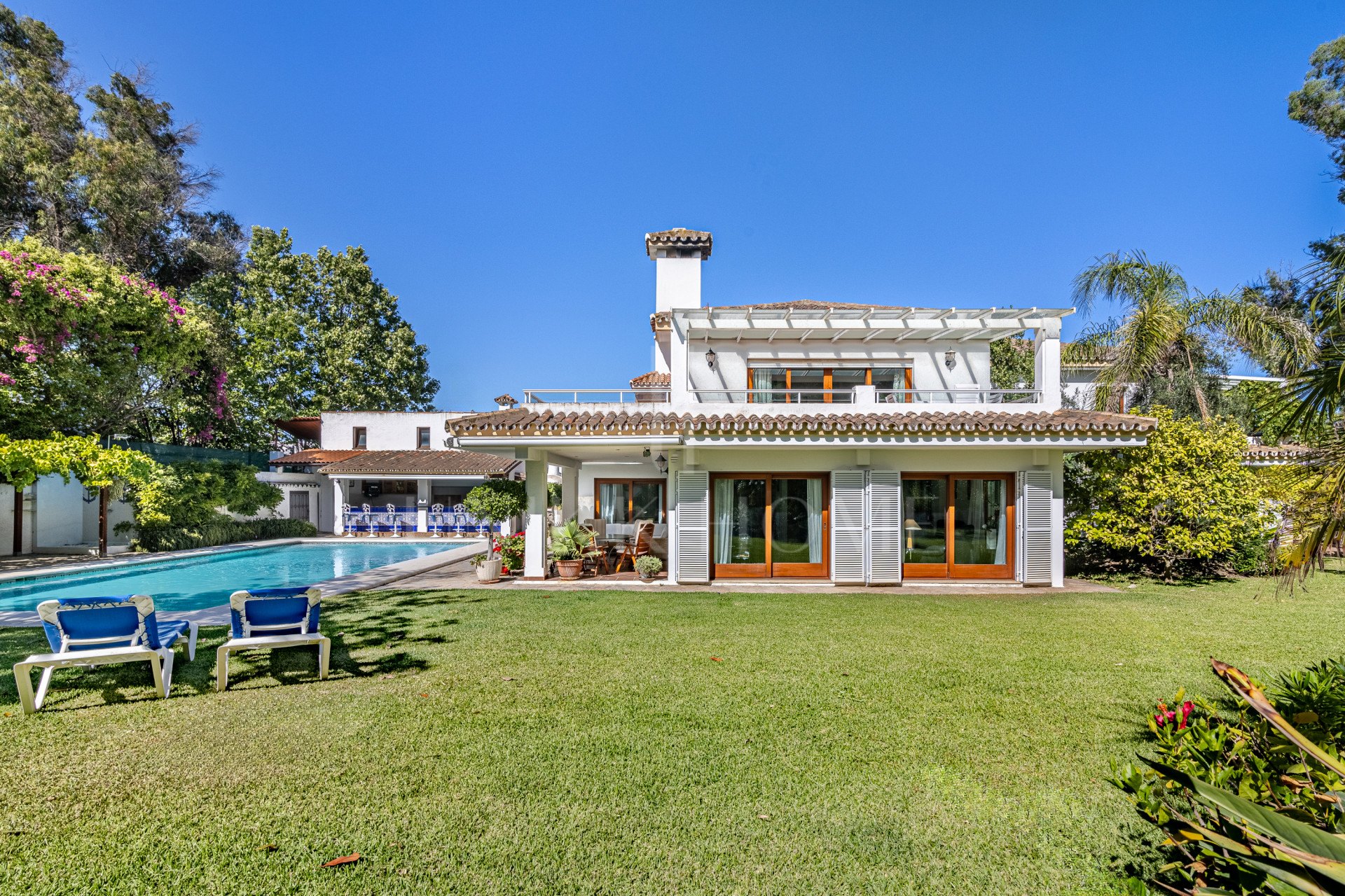 Villa for sale in Costalita, Estepona East