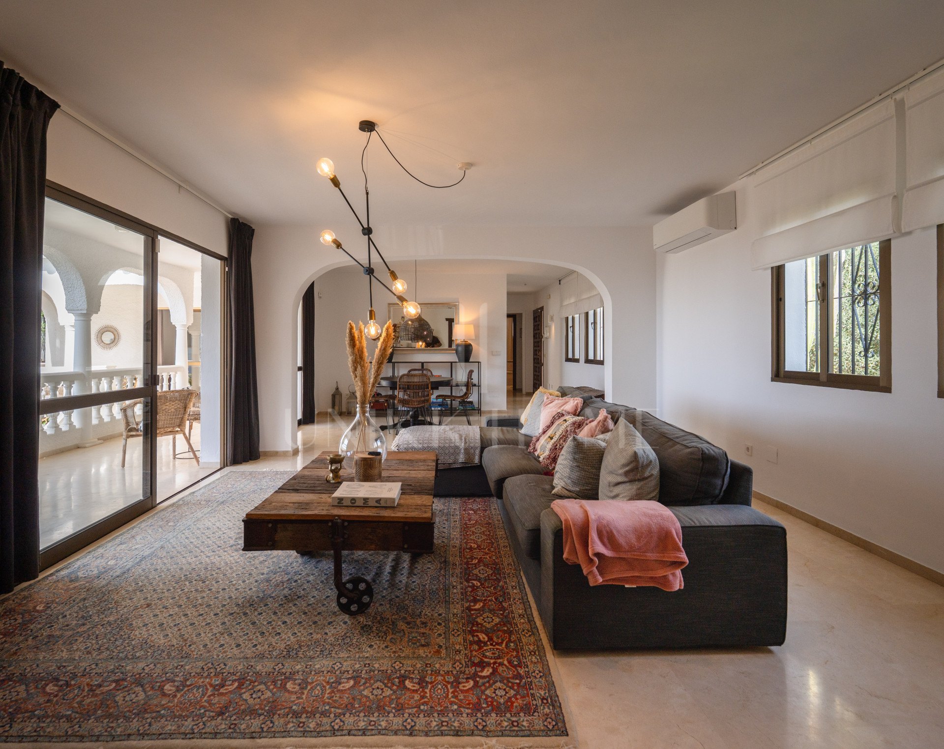 Villa en venta en Sierrezuela, Mijas Costa