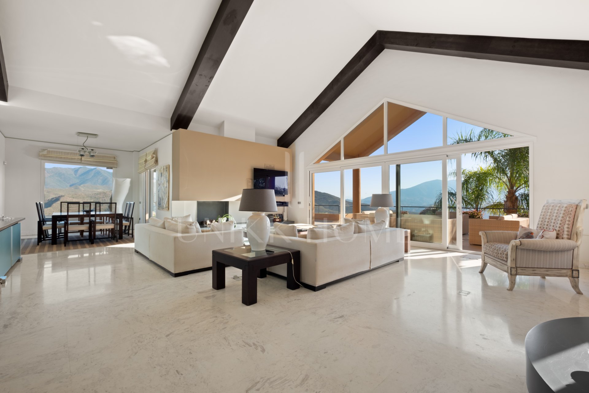 Villa en venta en La Mairena, Marbella Este