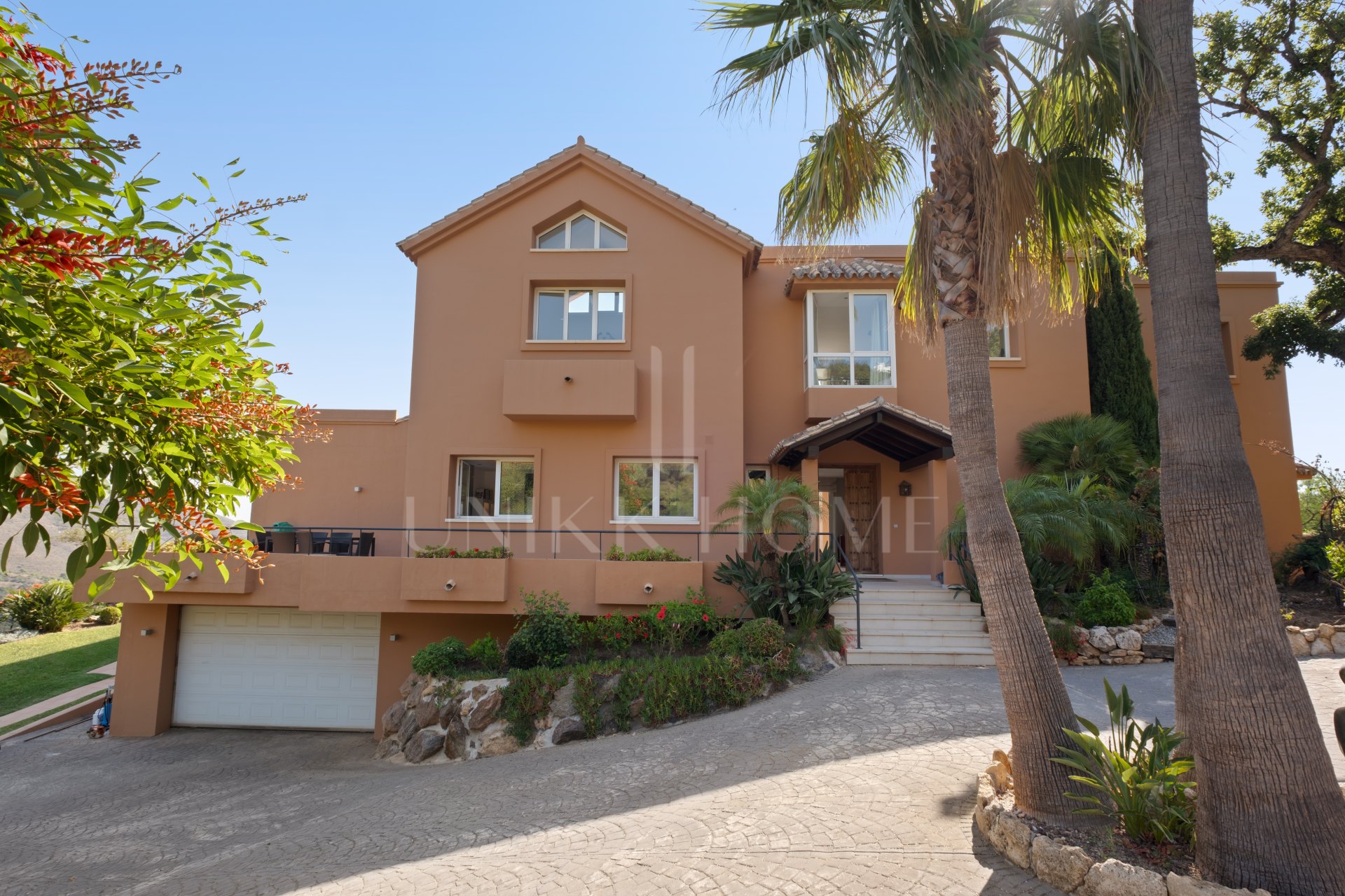 Villa en venta en La Mairena, Marbella Este