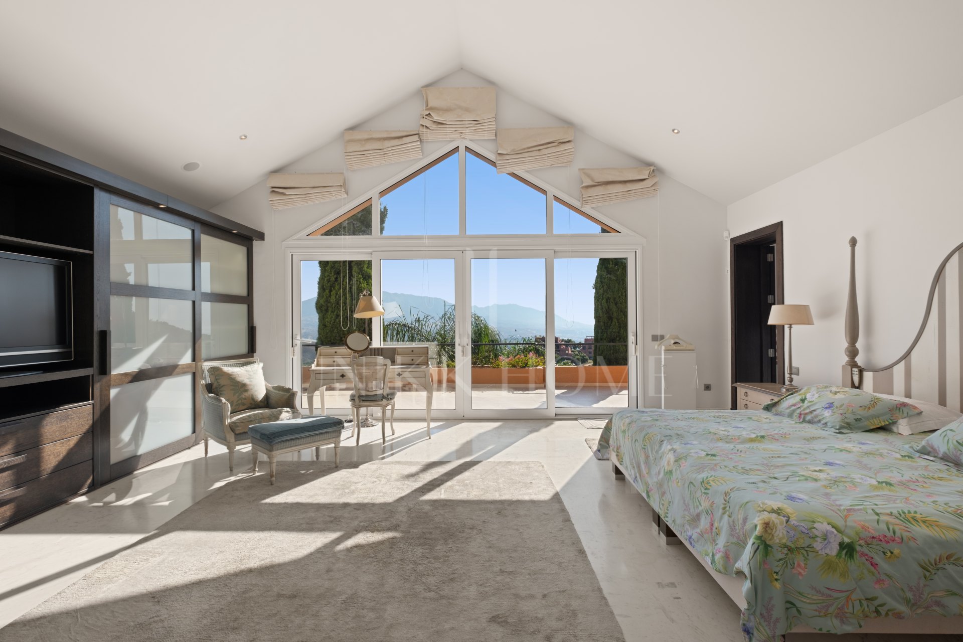 Villa en venta en La Mairena, Marbella Este