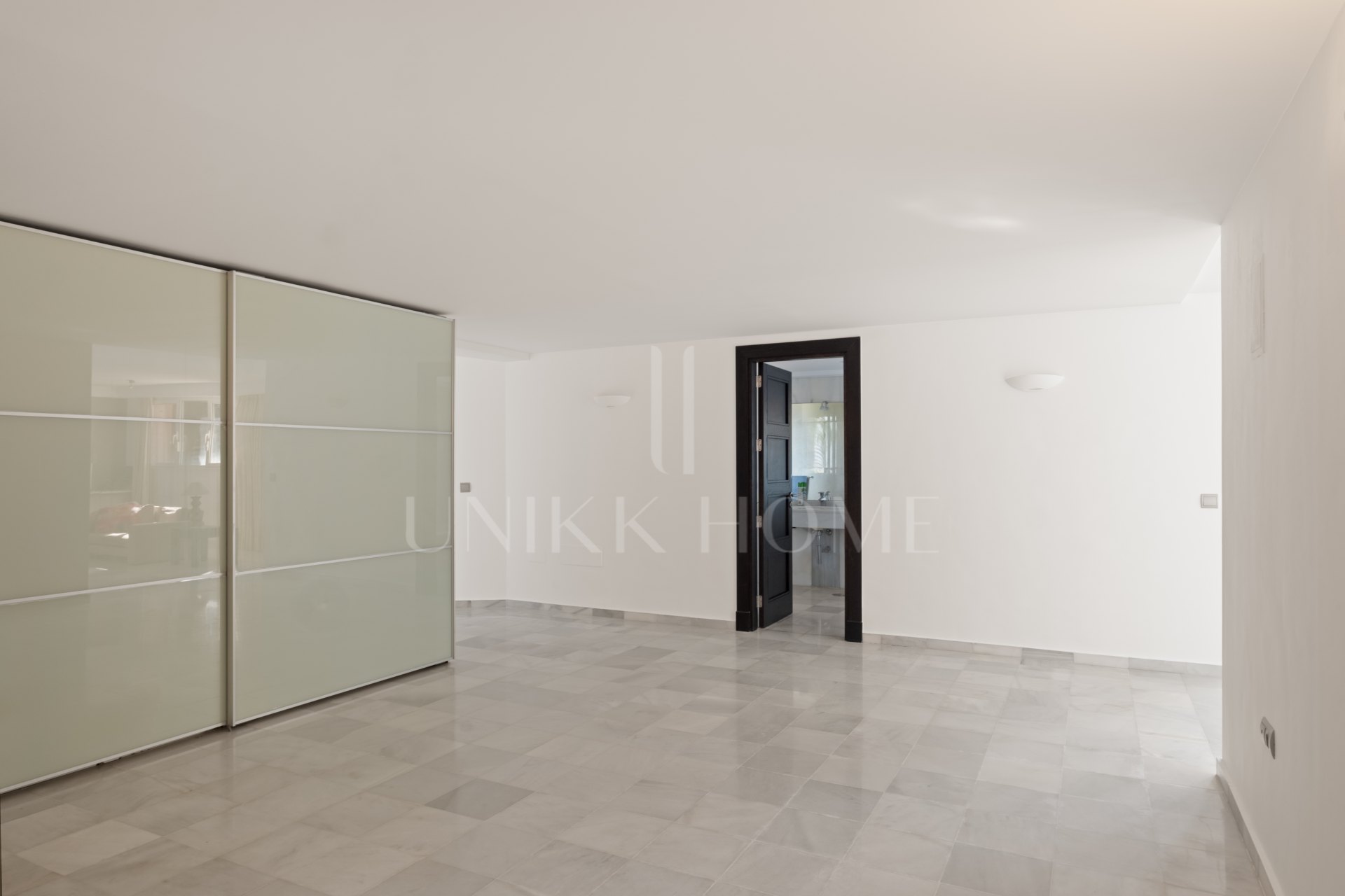 Villa en venta en La Mairena, Marbella Este