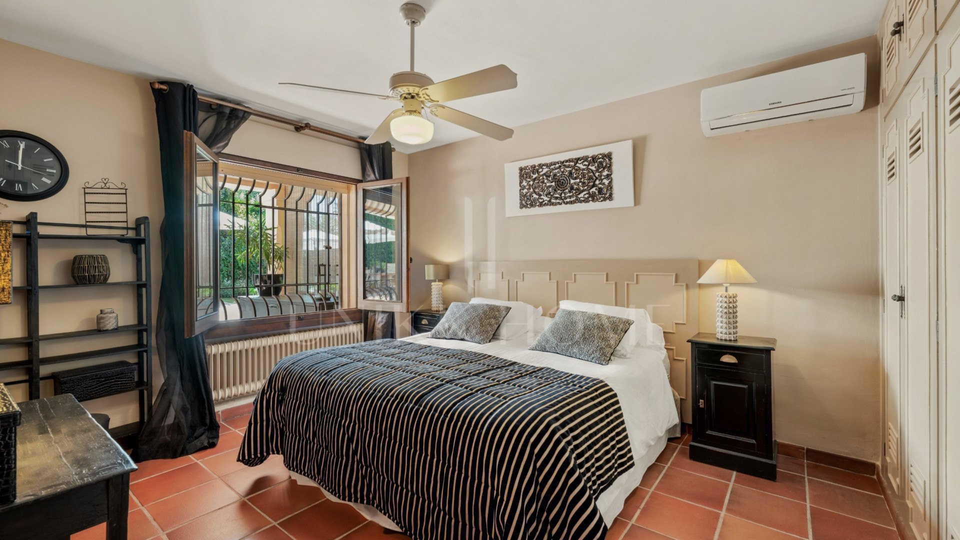 Villa en venta en Los Monteros Playa, Marbella Este