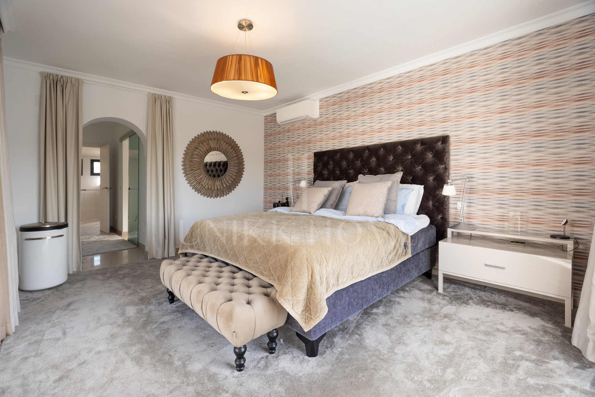 Villa en venta en Parcelas del Golf, Nueva Andalucia