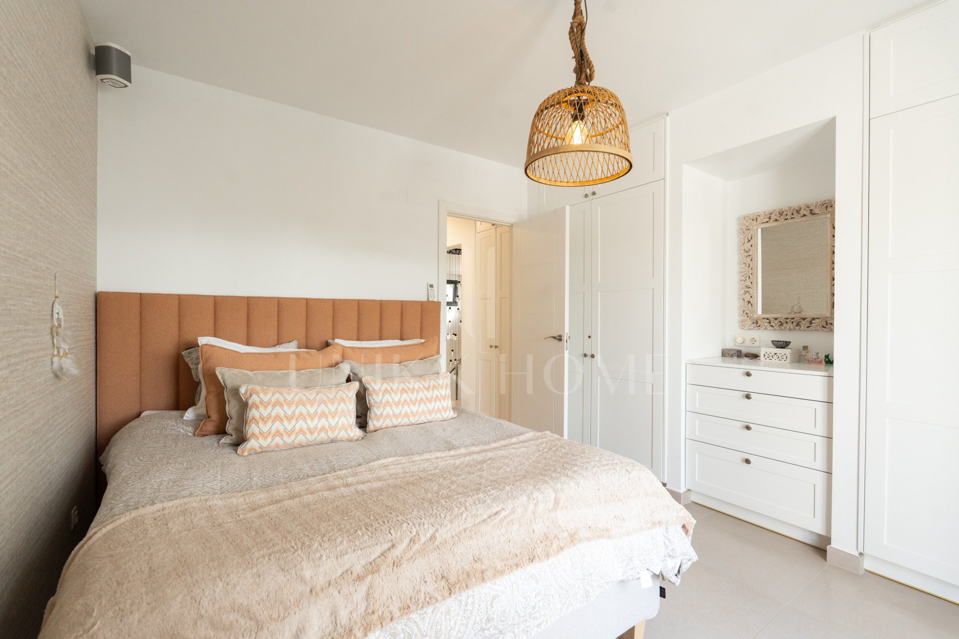 Villa en venta en Parcelas del Golf, Nueva Andalucia
