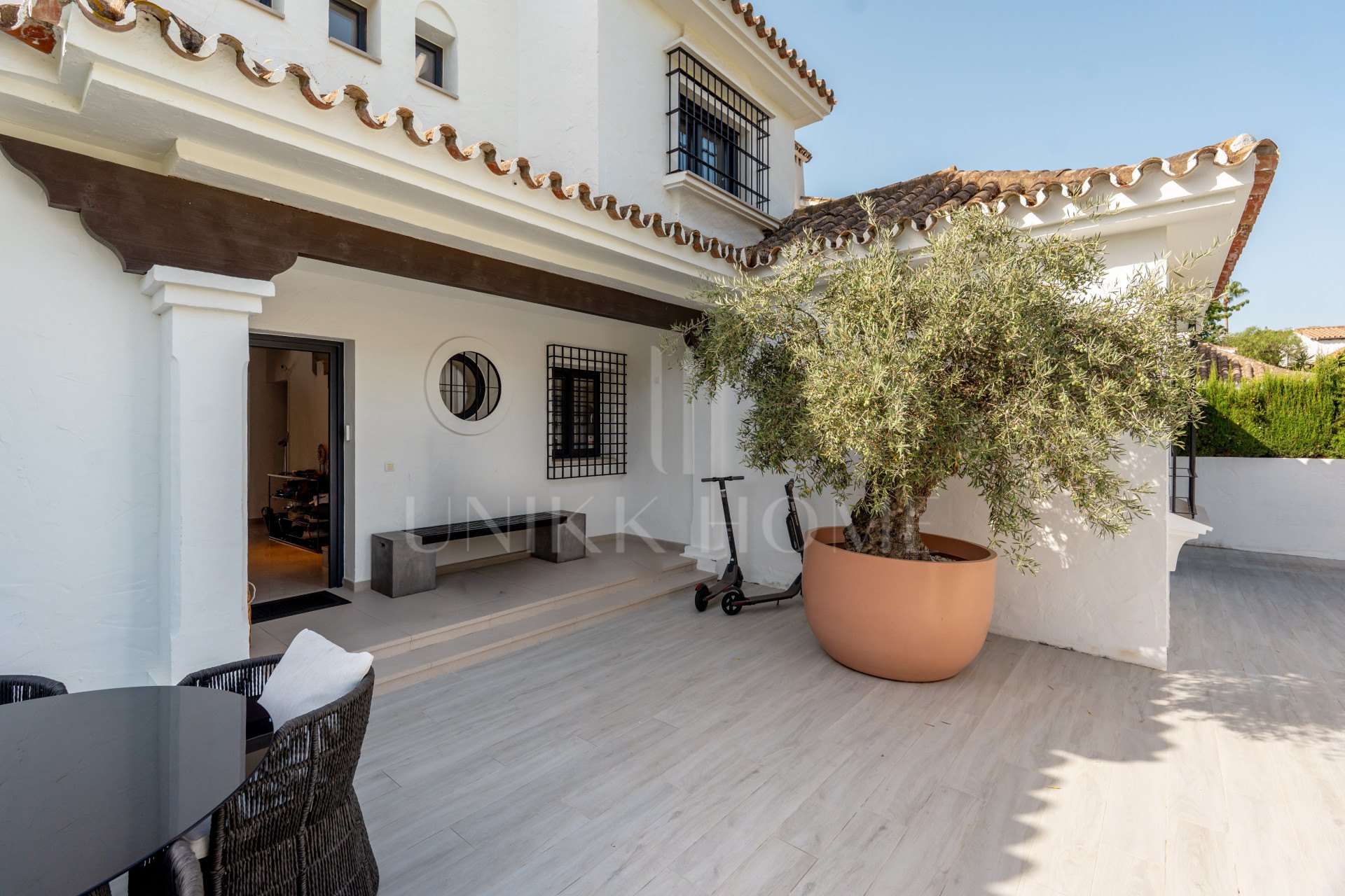 Villa en venta en Parcelas del Golf, Nueva Andalucia