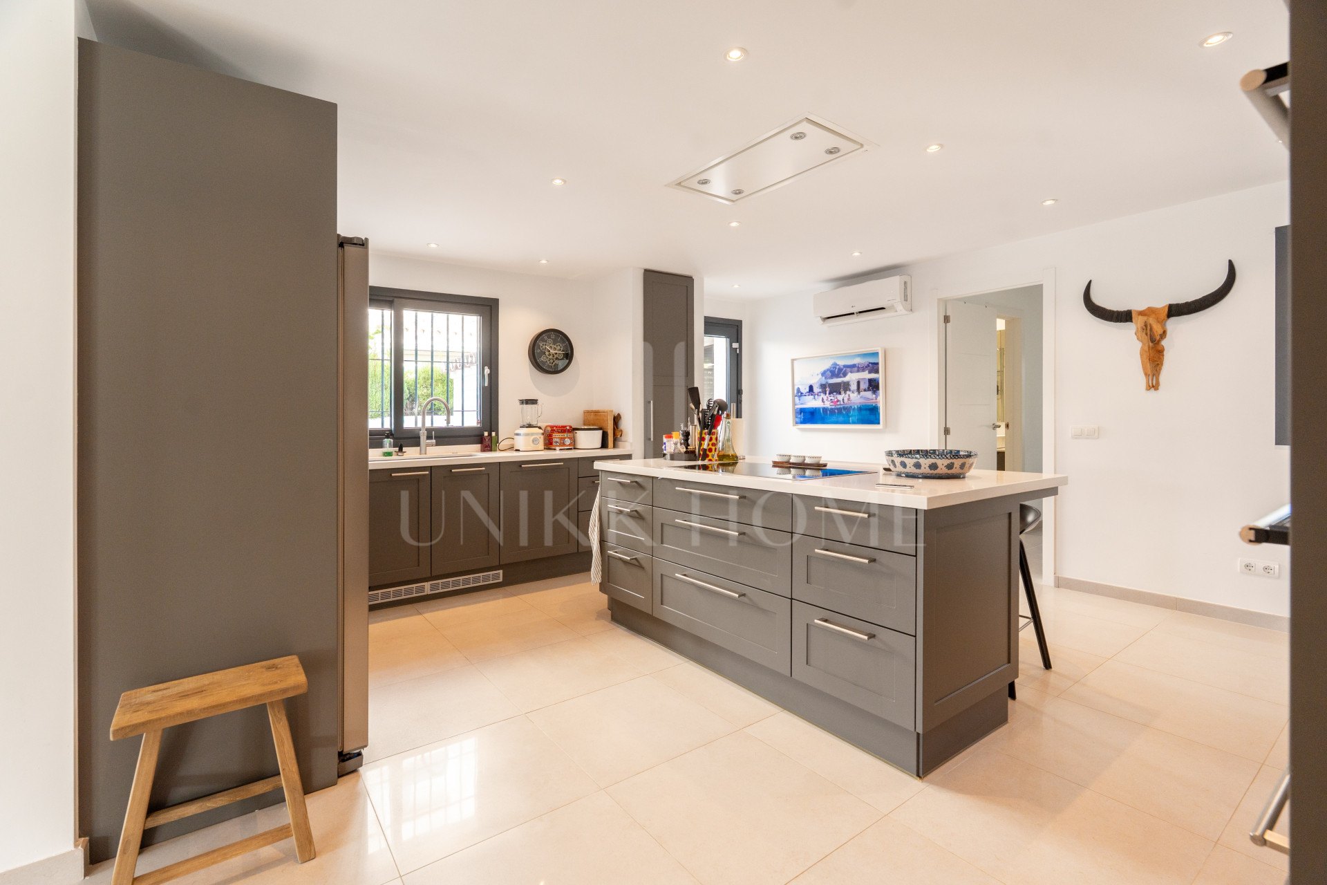 Villa en venta en Parcelas del Golf, Nueva Andalucia