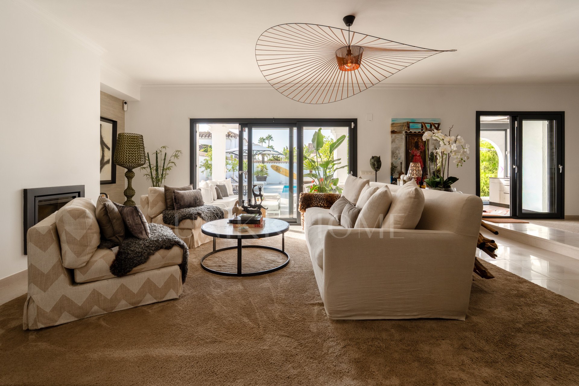 Villa en venta en Parcelas del Golf, Nueva Andalucia