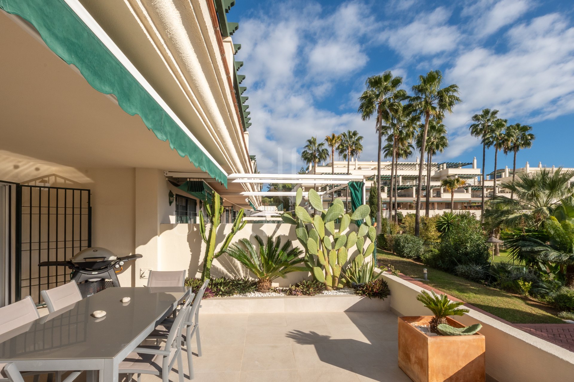 Ground Floor Apartment for sale in Guadaiza, Nueva Andalucia