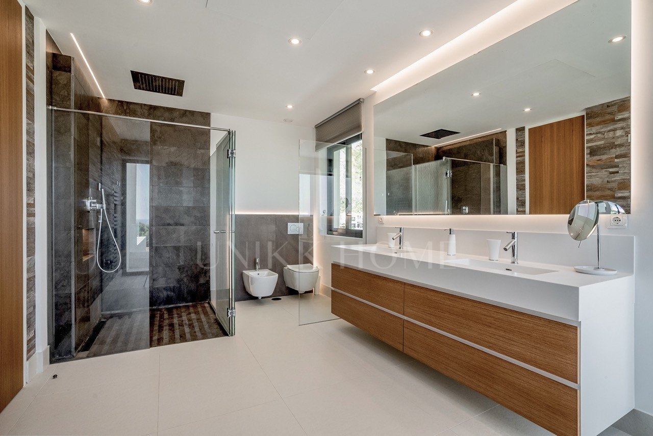 Villa en venta en Golden Mile, Marbella Milla de Oro