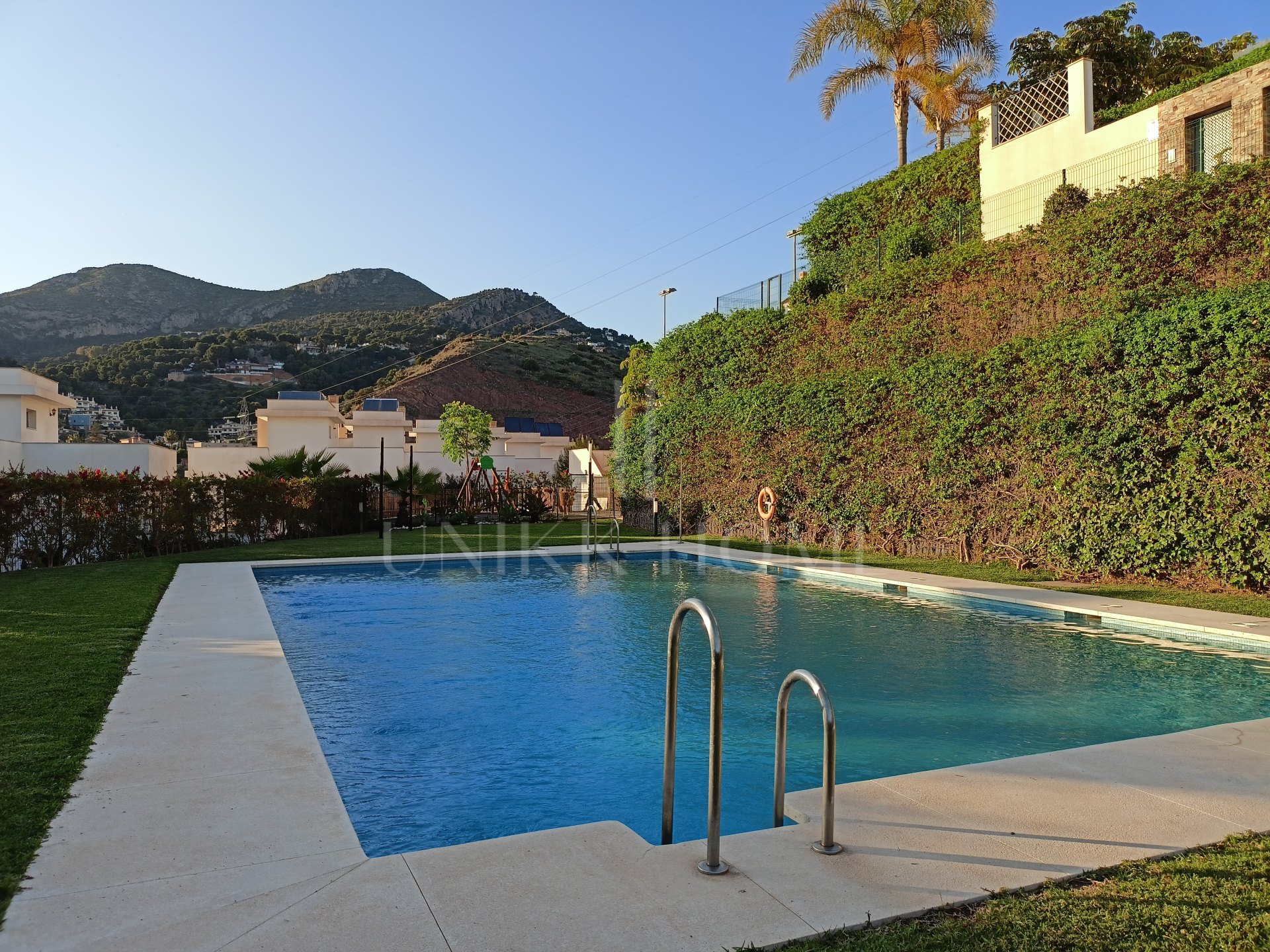 Town House for sale in Pinares de San Antón, Malaga - Este