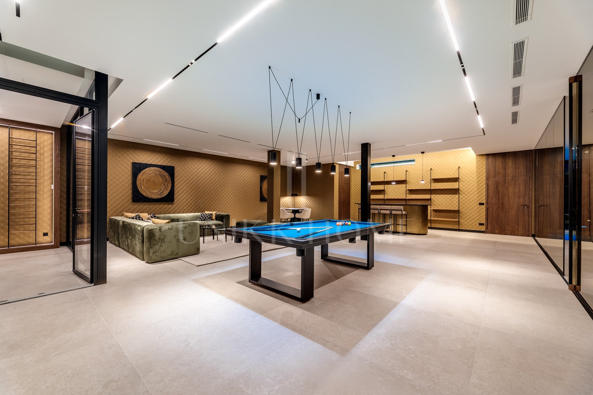 Villa en venta en El Madroñal, Benahavis